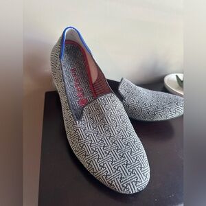 ROTHY’s retired charcoal grid gray loafer in EXCELLENT condition size 11